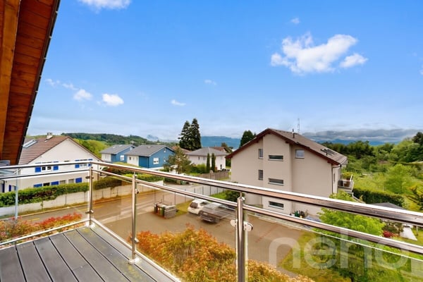 Attique contemporain traversant avec grand balcon et vue dégagée 3