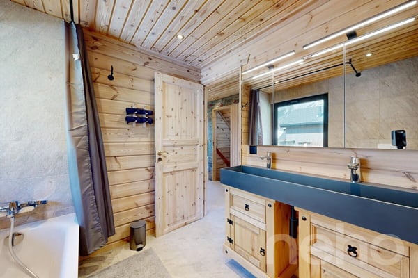 Exclusif: Magnifique chalet rénové et meublé avec soins 8