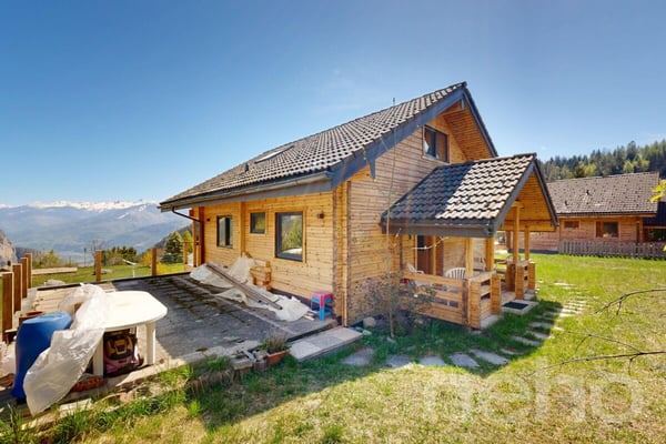 Exclusif: Magnifique chalet rénové et meublé avec soins 10