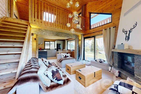 Exclusif: Magnifique chalet rénové et meublé avec soins