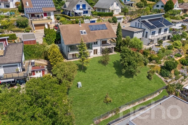 Grosszügiges 6.5Zi-Einfamilienhaus mit Garten und traumhafter Aussicht 1