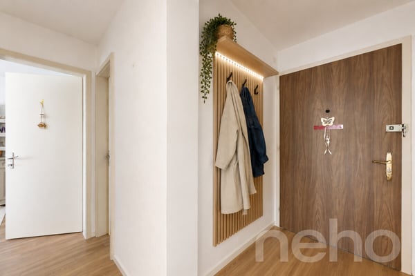 Zentrale 2.5-Zimmer-Wohnung mit Parkplatz und Potenzial 2