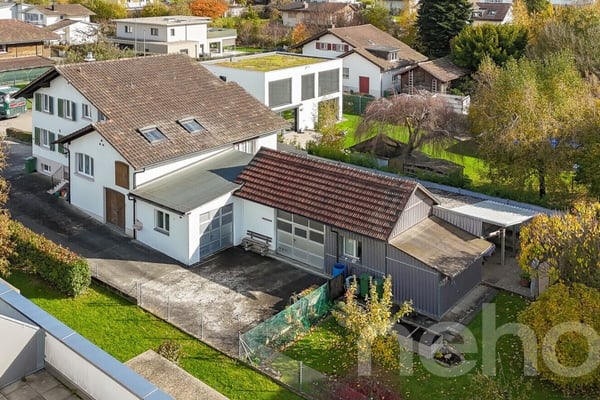 Familiendomiziel mit Dachgeschosswohnung, Werkstatt und Schopf 2