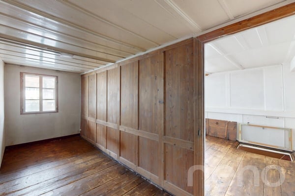 Denkmalgeschütztes 8-Zimmer Doppeleinfamilienhaus an zentraler Lage 9