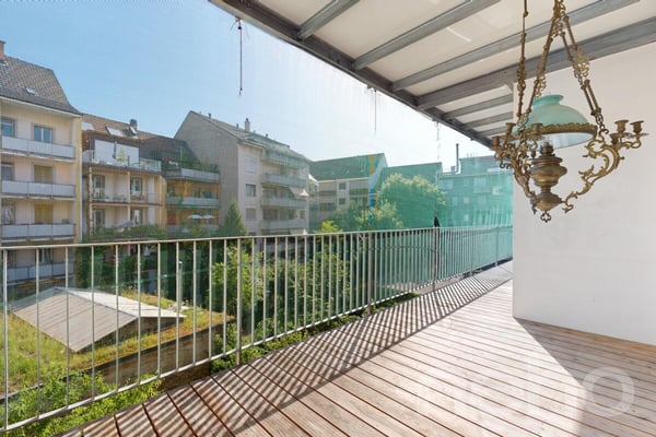 Stylisches Loft-Wohngefühl mit zwei Balkonen in Basel