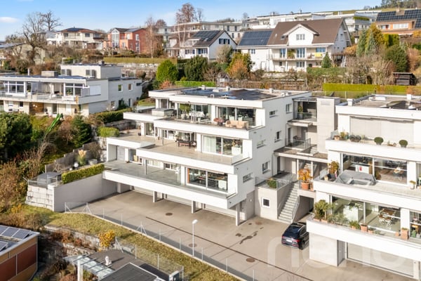 Exklusive Attika-Terrassenwohnung in Wil - Ruhe, Stil und Weitblick 1