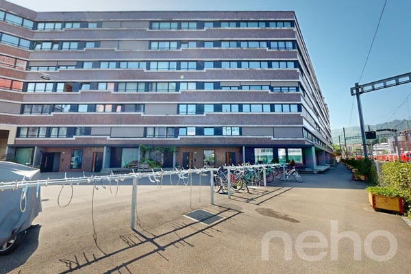 3 Minuten zum HB. Grosszügige Maisonette mit 2 Balkonen