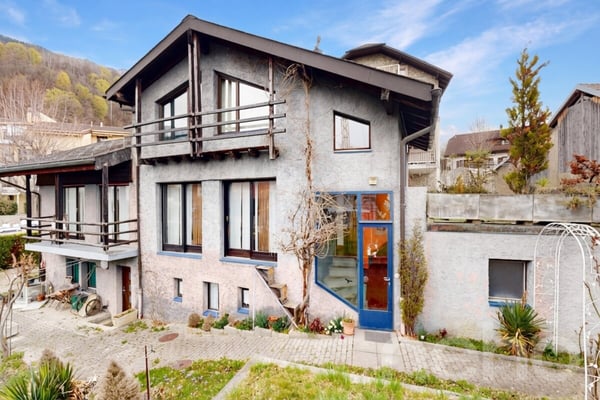 Maison atypique avec atelier indépendant et beau potentiel à Savièse 2