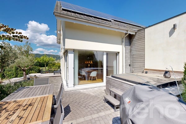 Exklusives 5.5-Zimmer EFH mit traumhaftem Garten und Wellness-Oase 5