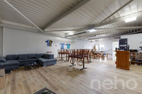 Immeuble de rendement avec 3 locaux commerciaux à Monthey 12