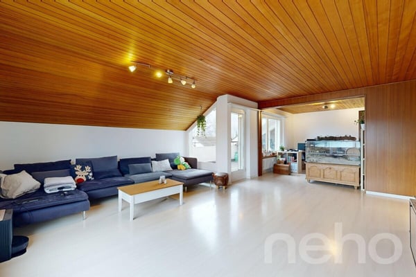 Preiswerte Dachwohnung mit 131 m² nahe Emme und Zentrum