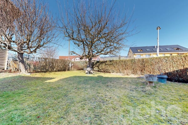 Maison spacieuse à fort potentiel dans un cadre paisible 11