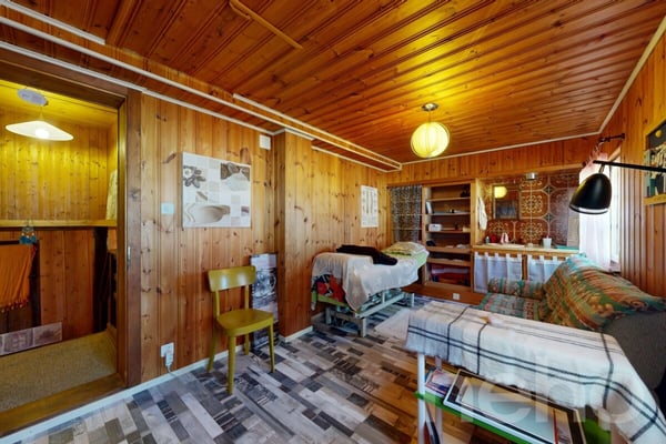 Maison spacieuse à fort potentiel dans un cadre paisible 9