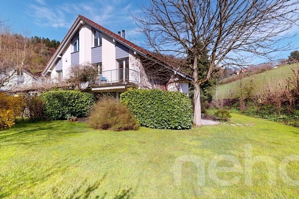 Grosszügiges Familienhaus mit Garten zum Verlieben