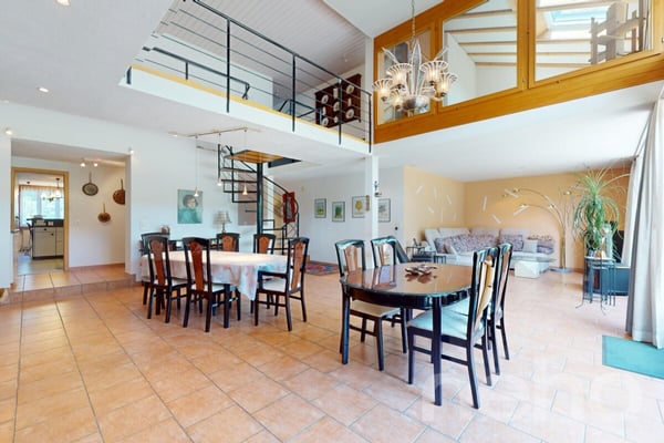 Familienfreundliches Haus mit grossem Grundstück und Ausbauoptionen 4