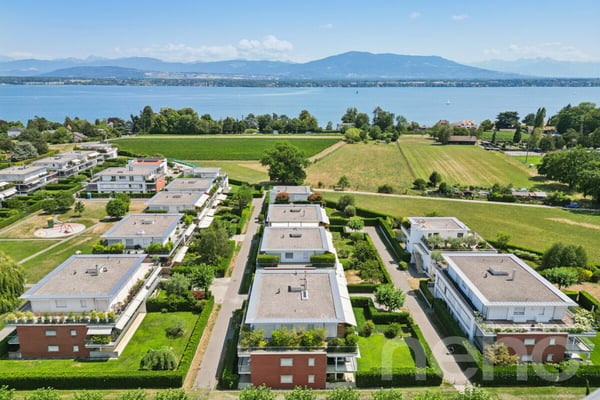 Superbe Attique de 5 pièces, vue lac et montagnes 2