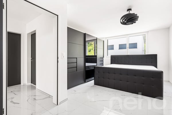 Luxuriöses 7.5 Zimmerhaus mit Aussenpool - Exklusives Wohnen in Suhr 7
