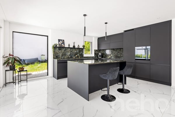 Luxuriöses 7.5 Zimmerhaus mit Aussenpool - Exklusives Wohnen in Suhr 3