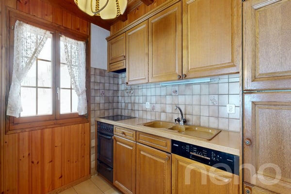 Exclusif : Chalet de 4 chambres avec garage 5