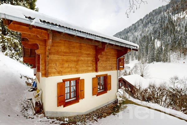 Exclusif : Chalet de 4 chambres avec garage