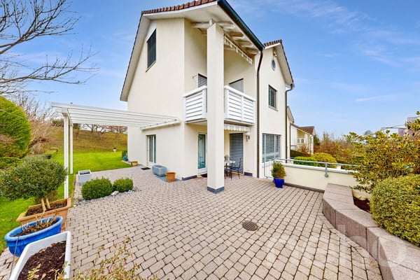 Grosszügiges Haus mit Garten, Doppelgarage und Tempo-30-Lage 11