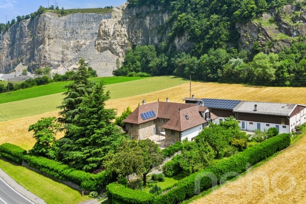Exclusif: Magnifique propriété avec maison de maître et hangar 2