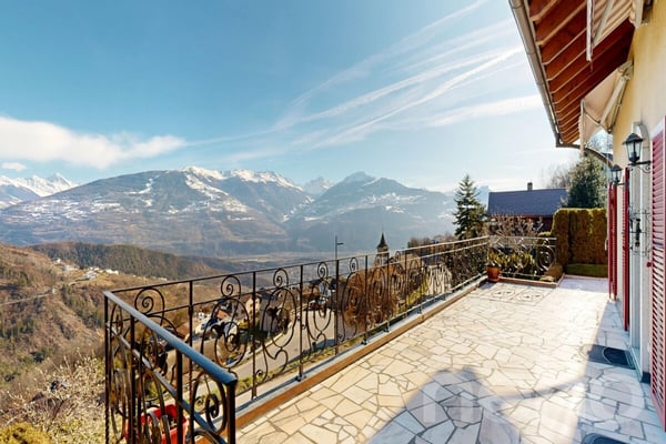 Villa individuelle - vue imprenable et studio indépendant à Daillon 2