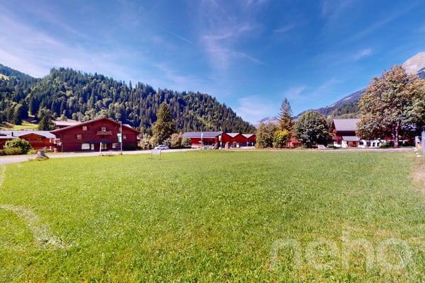 Exclusif: Magnifique terrain constructible à l'entrée du village 11