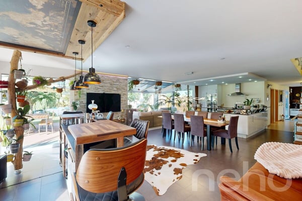 Une villa lumineuse au coeur d'un environnement verdoyant 2