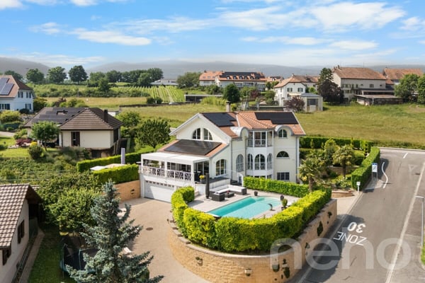 Maison d'exception avec piscine chauffée  ! 2