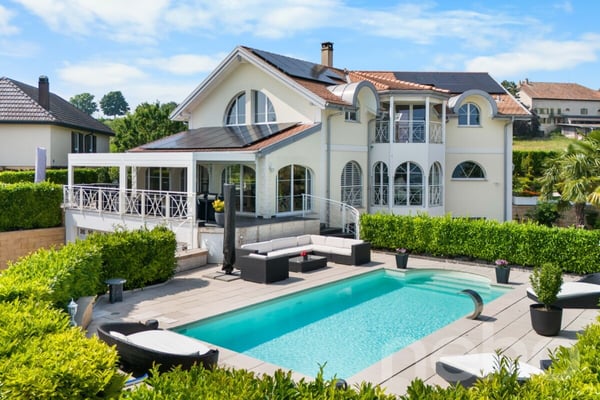 Maison d'exception avec piscine chauffée  ! 12