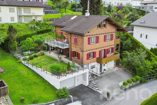 Einfamilienhaus mit Chalet Charakter. Sonnenlage mit Weitsicht 2