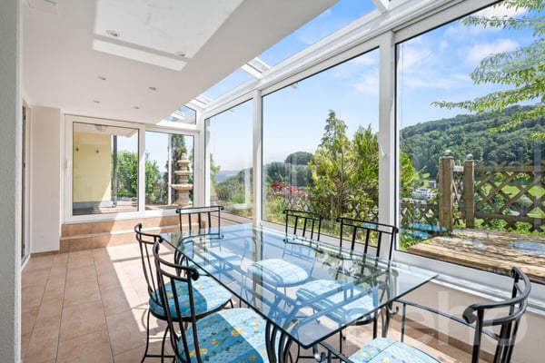 Exklusives Wohnen mit Garten, Wintergarten und Weitsicht 5