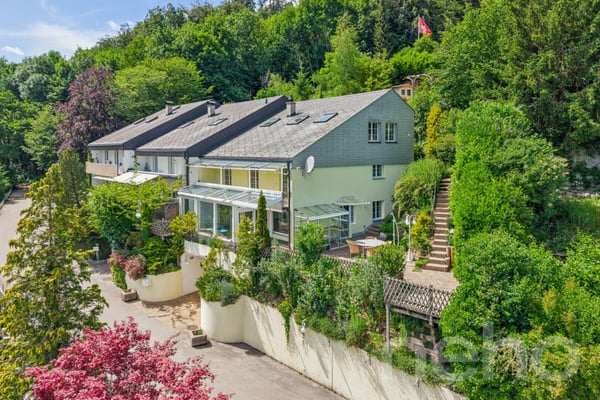 Exklusives Wohnen mit Garten, Wintergarten und Weitsicht 3