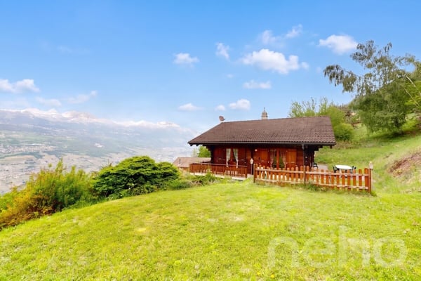 Authentique chalet en madriers avec vue imprenable