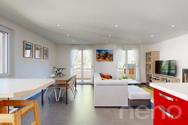 Duplex en attique rénové en Terre Sainte aux volumes généreux 5