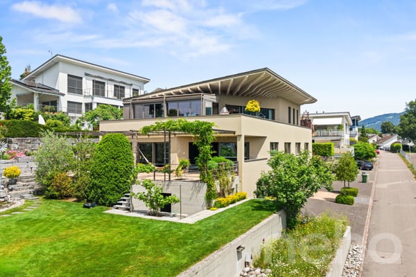 Exklusive Villa mit Wellnessbereich und Panorama-Aussicht 12