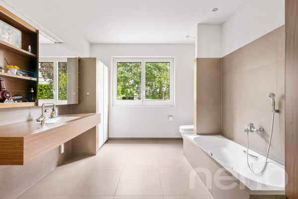 Exklusive Villa mit Wellnessbereich und Panorama-Aussicht 10