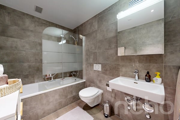 Moderne 4.5-Zimmer-Wohnung an der Bauzonengrenze 9