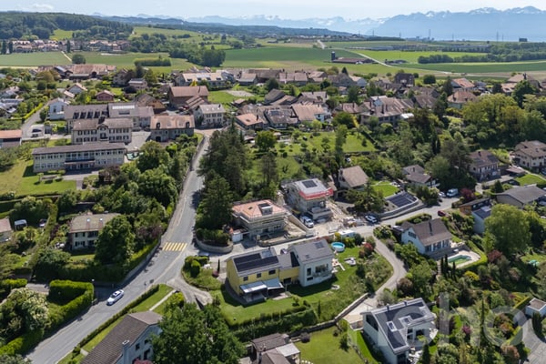 Opportunité rare : duplex neuf prêt à être livré, vue sur les Alpes