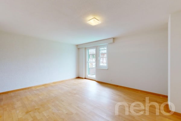 Gepflegtes 2-Familienhaus mit 835 m² Baulandparzelle 7
