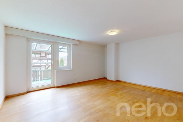 Gepflegtes 2-Familienhaus mit 835 m² Baulandparzelle 8