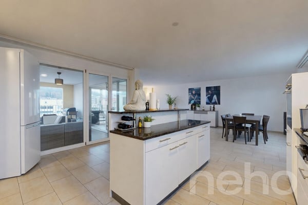 Grosse 5.5-Zimmer Wohnung mit unverbaubarer Aussicht in Schlieren 3
