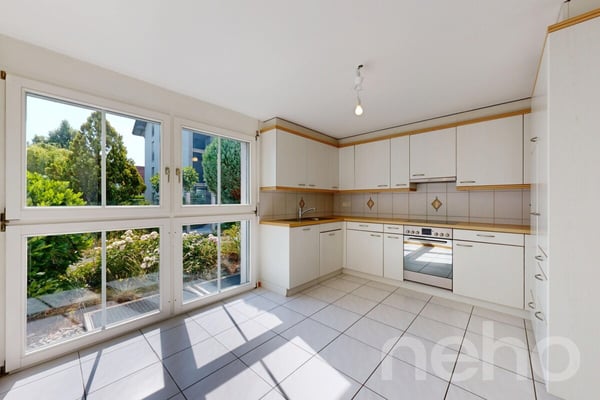 Helle 4.5 Zimmer Gartenwohnung in Utzenstorf 2