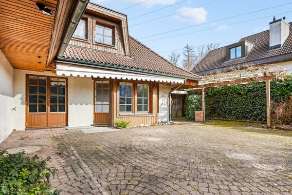 Freistehendes 6-Zimmer-Einfamilienhaus mit grossem Garten 11