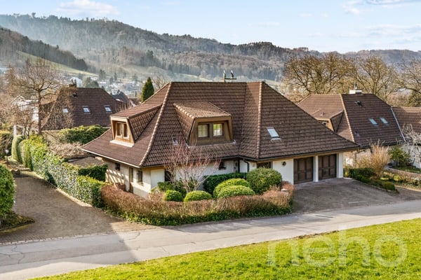 Freistehendes 6-Zimmer-Einfamilienhaus mit grossem Garten