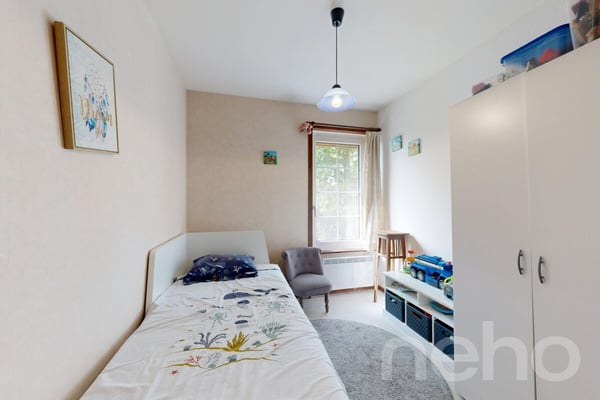 Agréable 4.5p avec 1043 m2 de jardin privatif 9