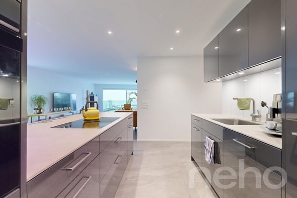 Moderne Terrassenwohnung mit beeindruckender Weitsicht 9