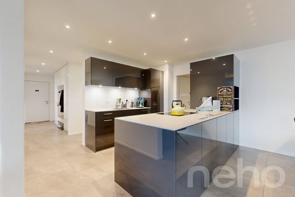 Moderne Terrassenwohnung mit beeindruckender Weitsicht 8