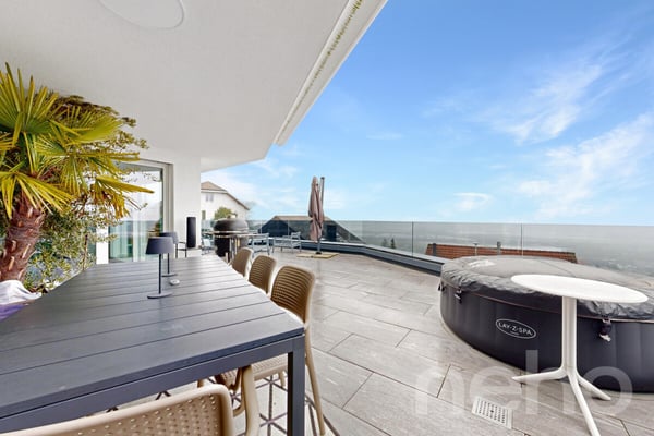 Moderne Terrassenwohnung mit beeindruckender Weitsicht 2
